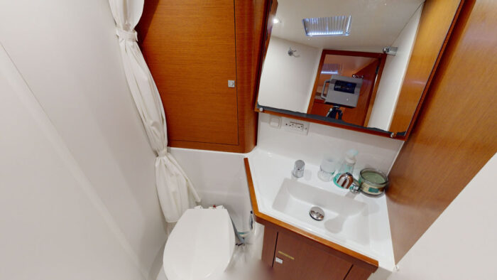 Beneteau 41 sailboat interior bathroom