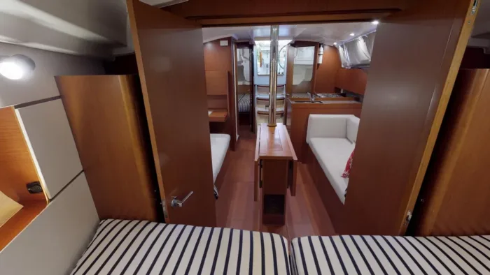 2018 beneteau-oceanis 351 sailboat