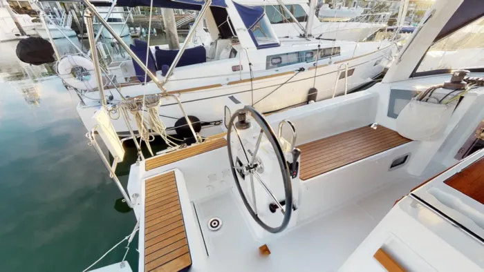 2018 beneteau-oceanis 351 sailboat