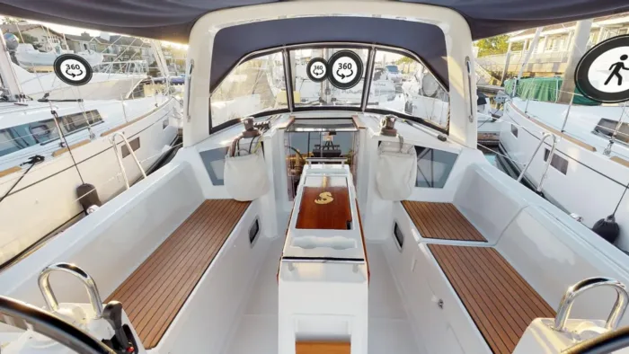2018 beneteau-oceanis 351 sailboat